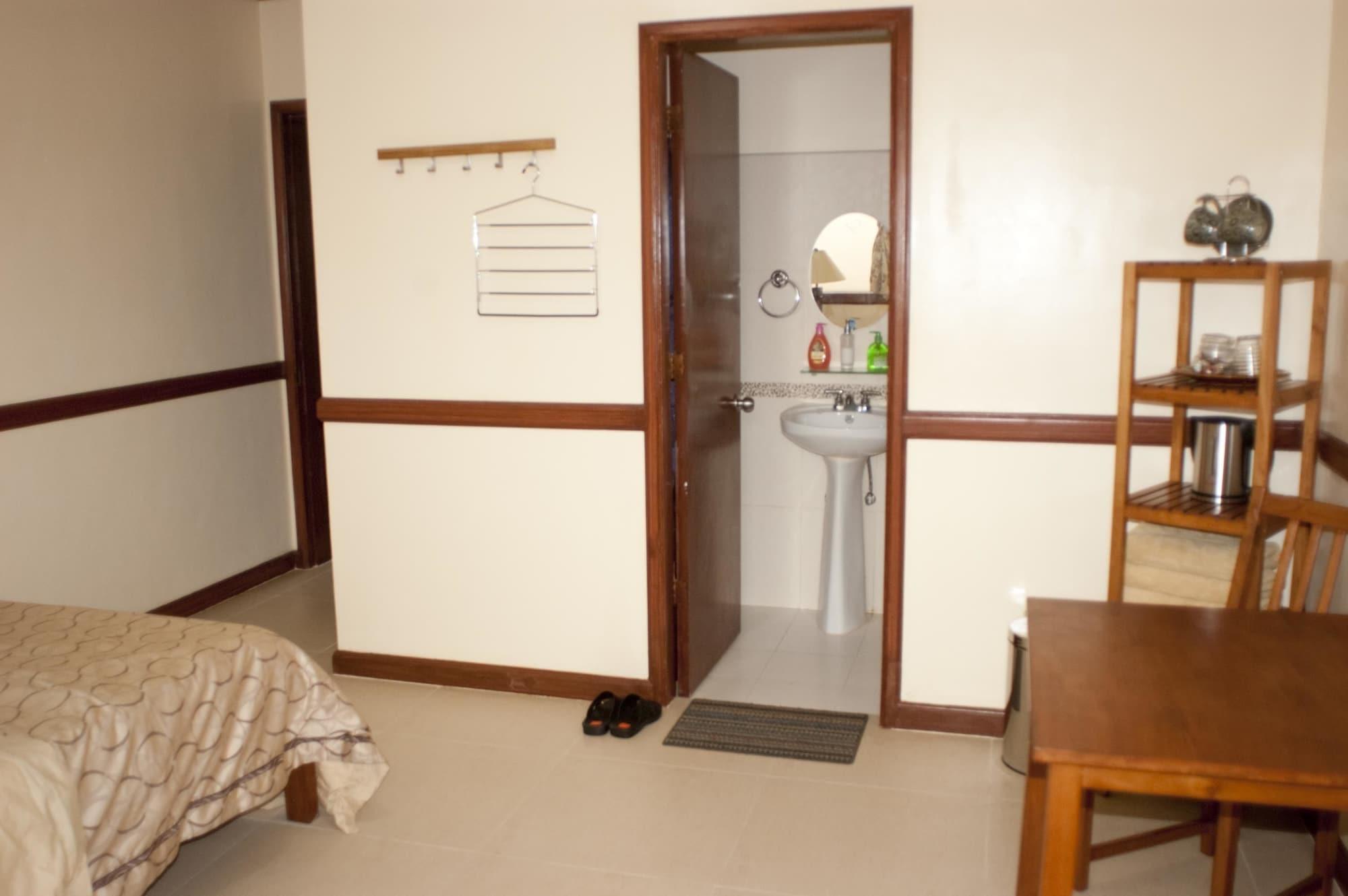 Punta House Hotell Lapu-Lapu City Eksteriør bilde