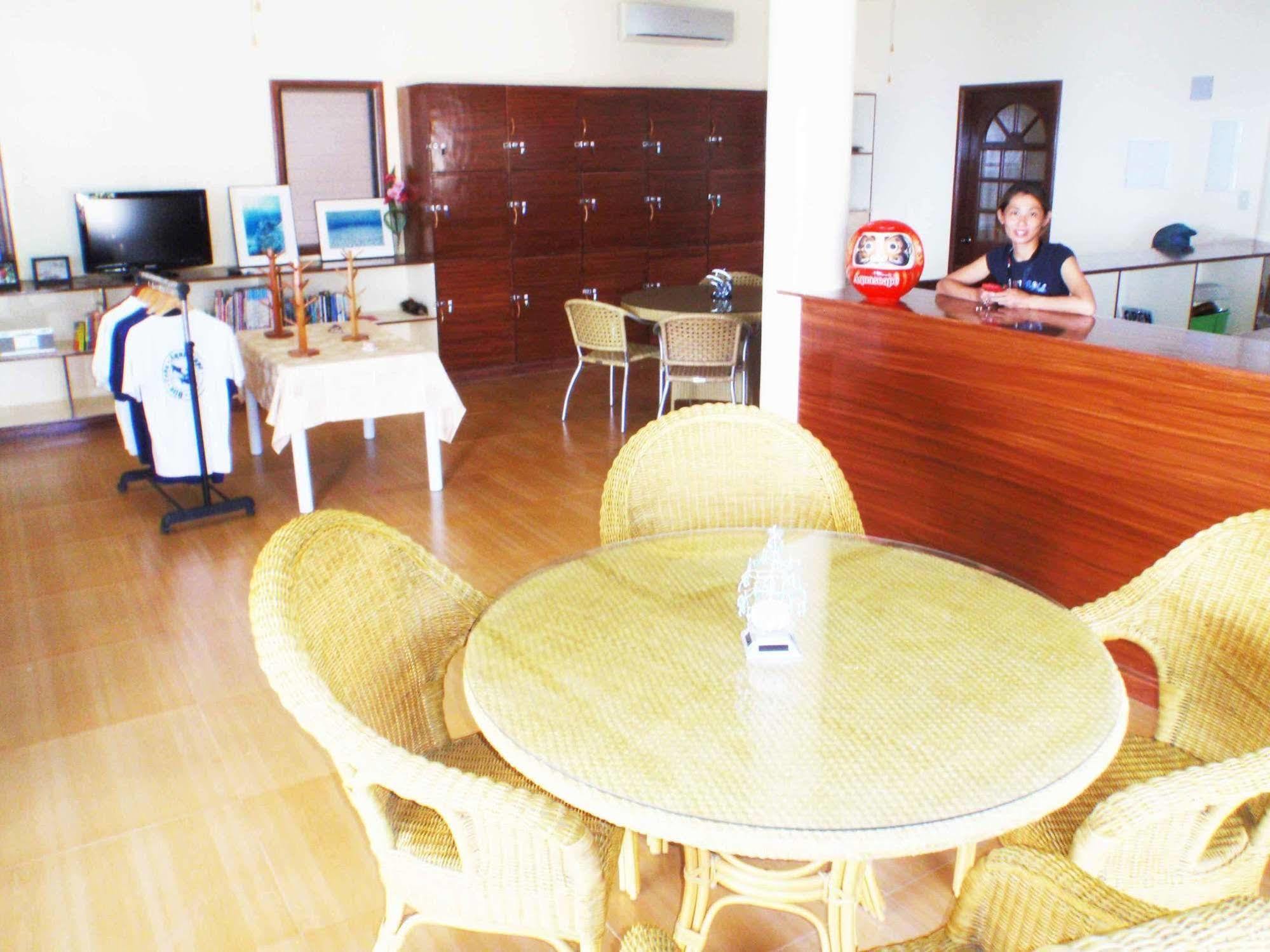 Punta House Hotell Lapu-Lapu City Eksteriør bilde